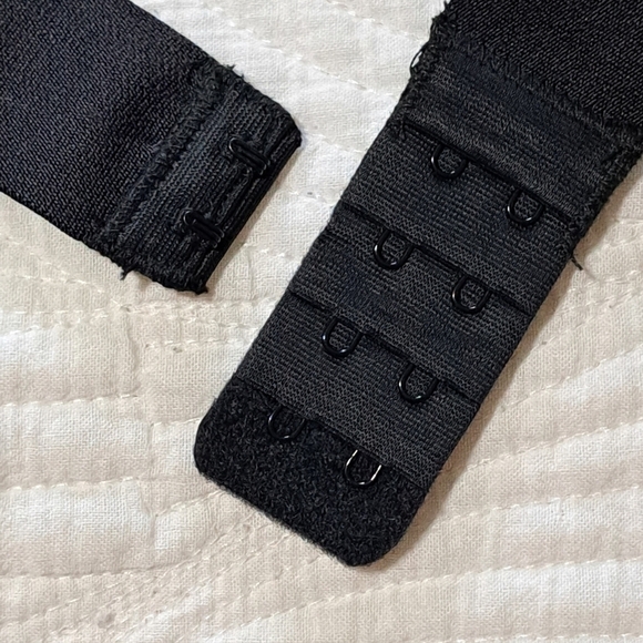 Elegant Miiyu Black Lace Bralette from Simons - Picture 9 of 13